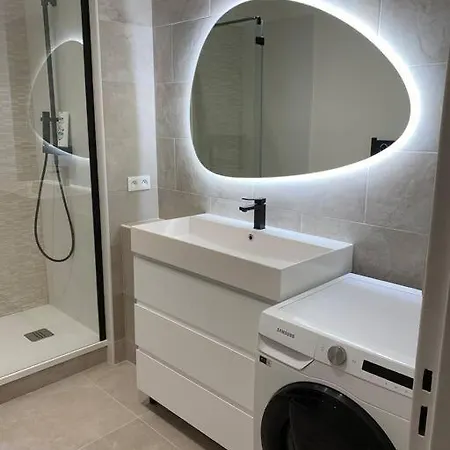 Refait A Neuf Avec Vue Sur La *